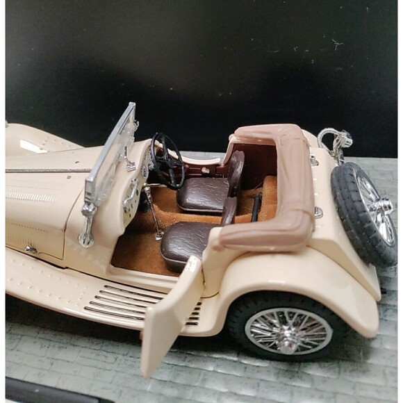 Franklin Mint Diecast 1:24 Scale 1938 Jaguar SS-100 With Case 1986 - Picture 6 of 8